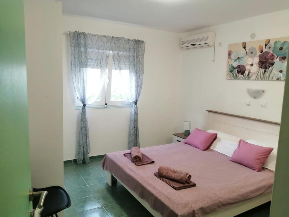 Holiday House Lara Starigrad Paklenica Exterior photo